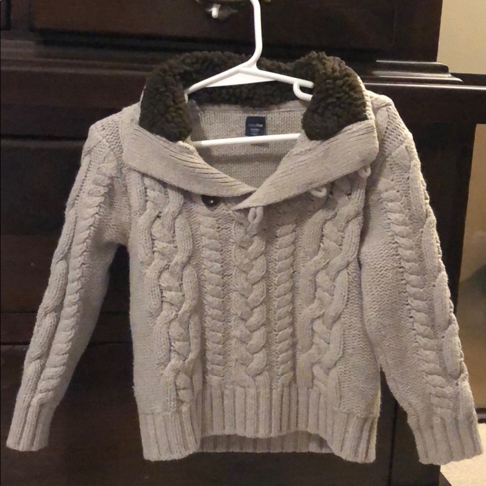 2T gap sweater